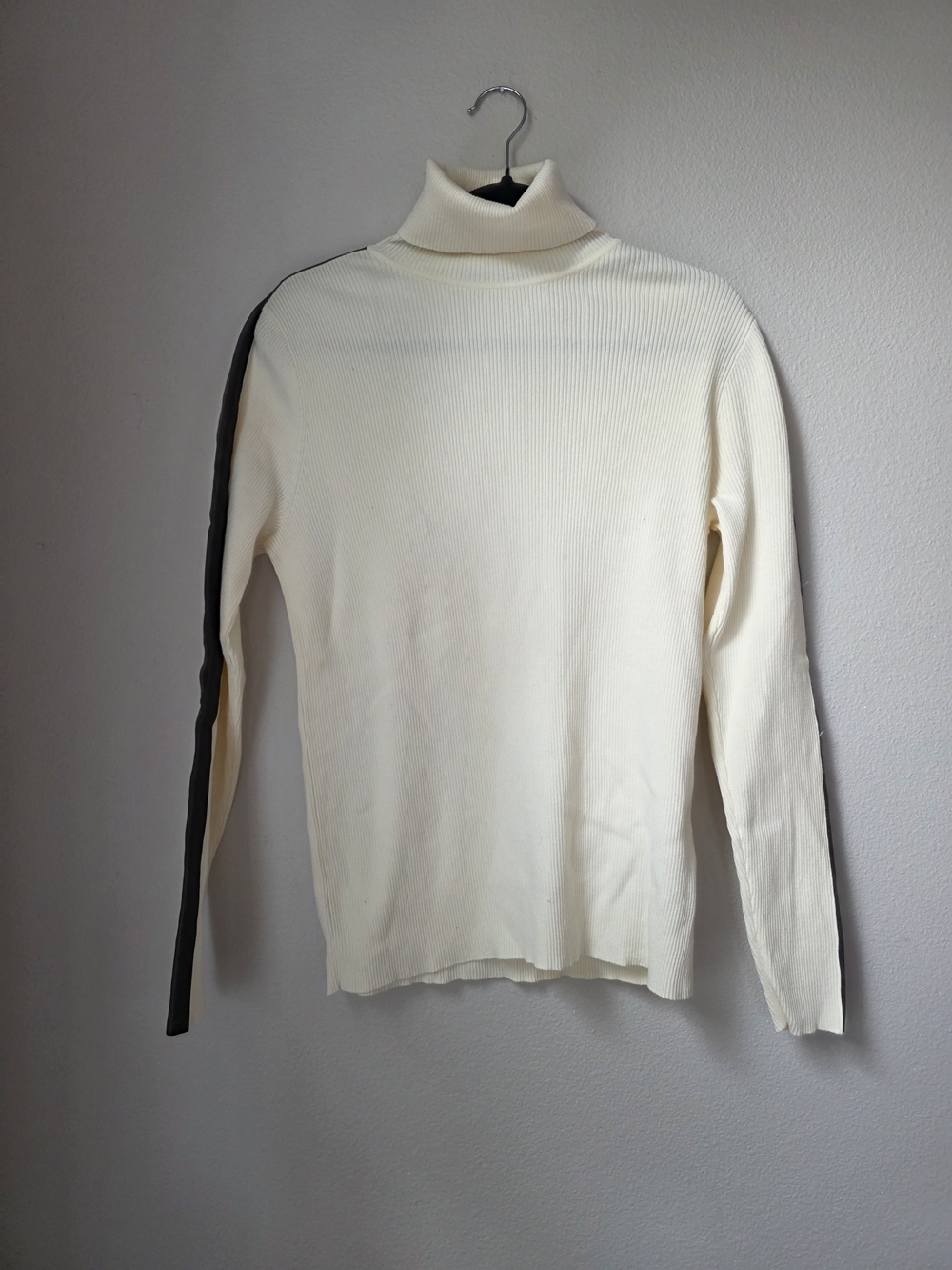 Ralph Lauren Cream Ribbed Turtleneck with Black Collar Detail